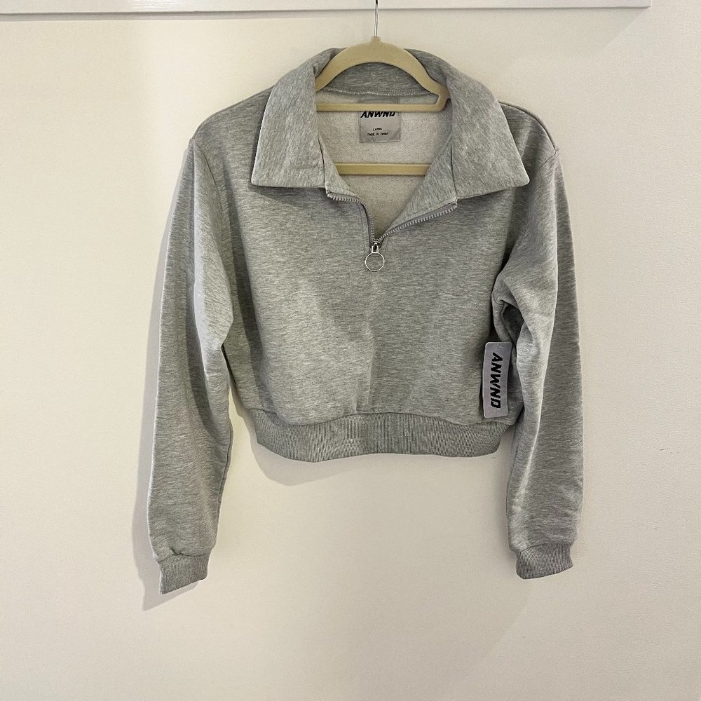 ANWND Crop Top Sweatshirt Size L | NWT